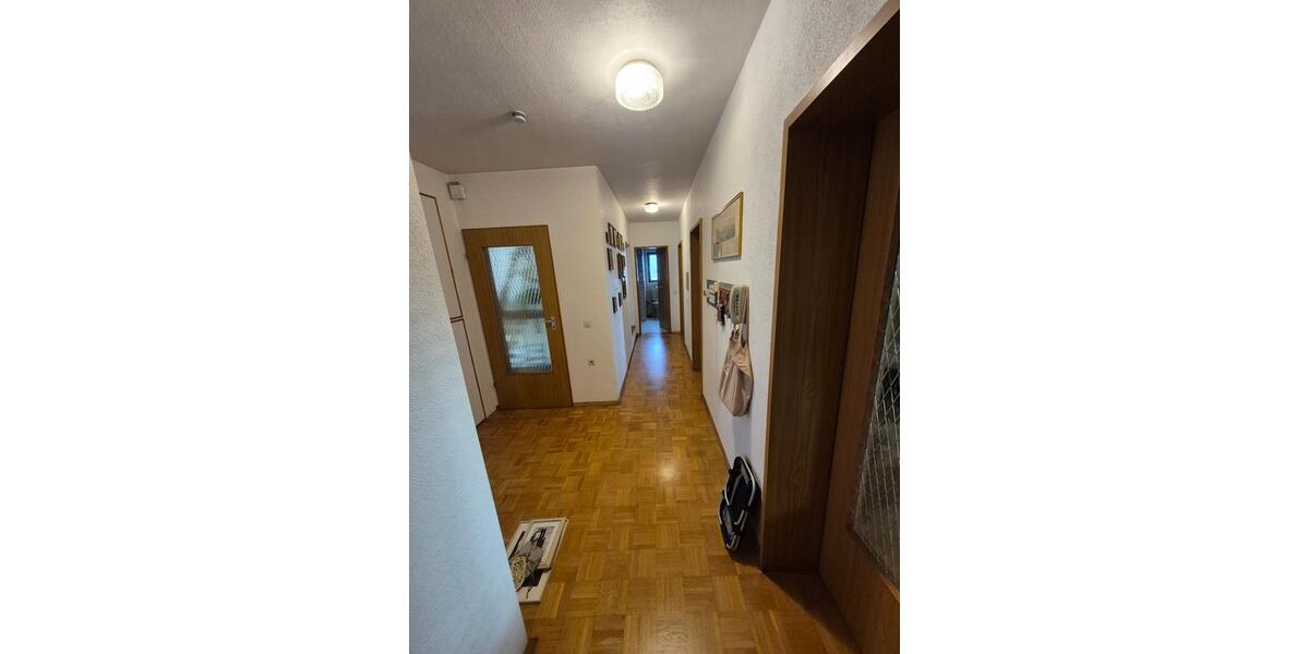 Einfamilienhaus Walzbachtal - 9 Zimmer, 285 m&sup2;, 600.000&euro; | Angebot:26039472