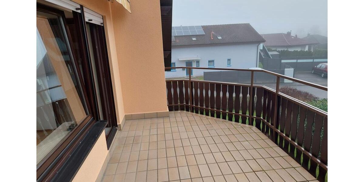 Dachgeschoßwohnung Haßmersheim - 4 Zimmer, 109 m&sup2;, 900&euro; | Angebot:25906945