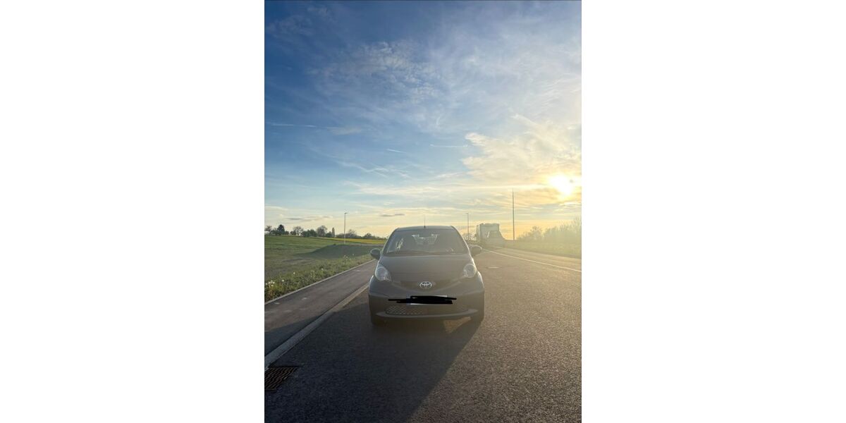 Toyota Aygo (X) 99.100 km 2.999 &euro; Bretten 75015