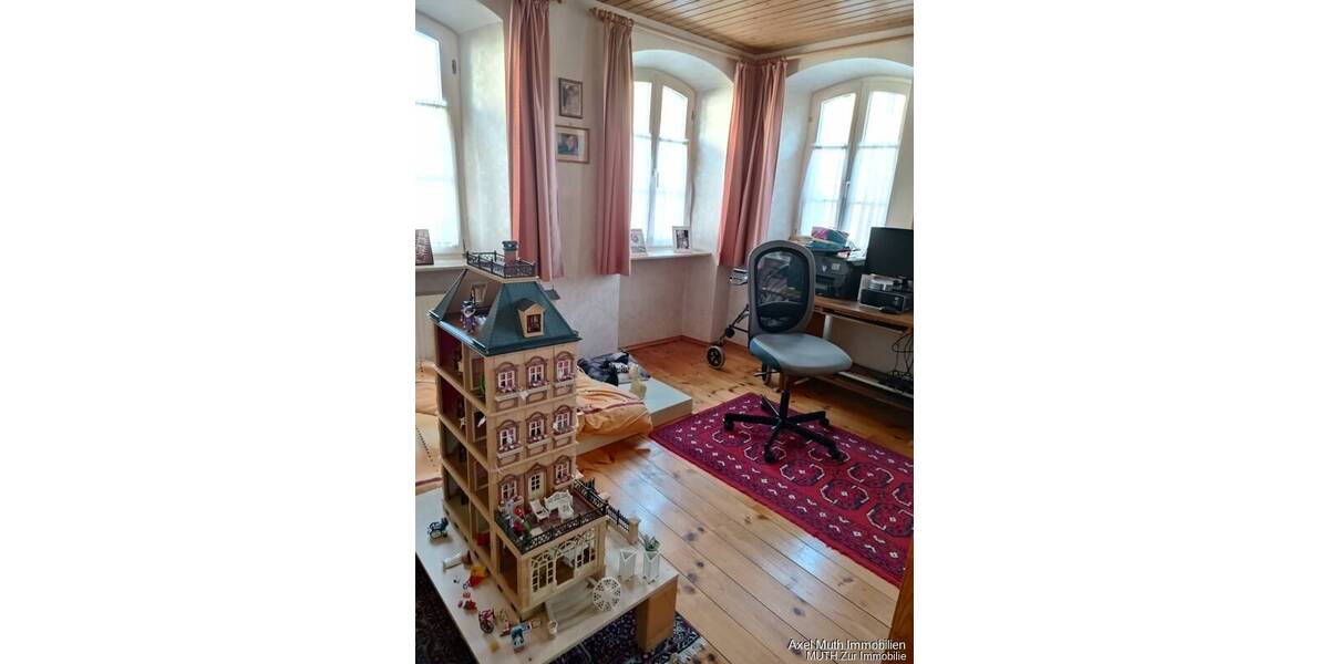 Mehrfamilienhaus, Wohnhaus Sulzfeld - 7 Zimmer, 200 m&sup2;, 350.000&euro; | Angebot:26026160