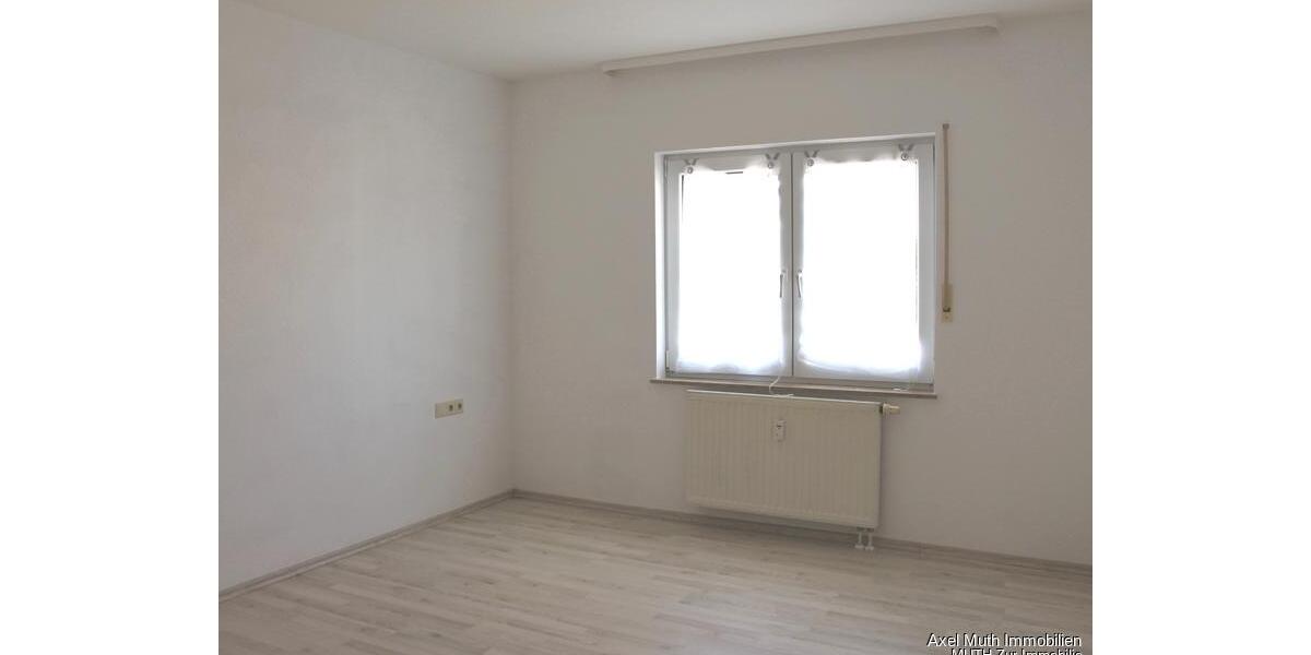 Erdgeschoßwohnung Sulzfeld - 3 Zimmer, 71 m&sup2;, 800&euro; | Angebot:26563798