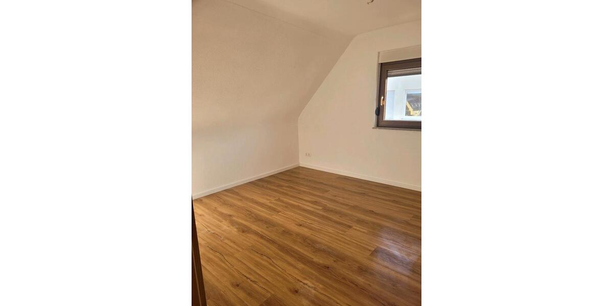 Dachgeschoßwohnung Heilbronn - 4 Zimmer, 63 m&sup2;, 1.100&euro; | Angebot:25286368