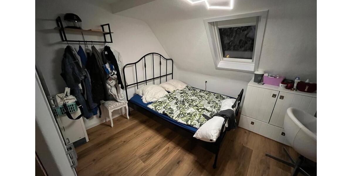 Dachgeschoßwohnung Mühlacker - 3 Zimmer, 60 m&sup2;, 645&euro; | Angebot:24772626