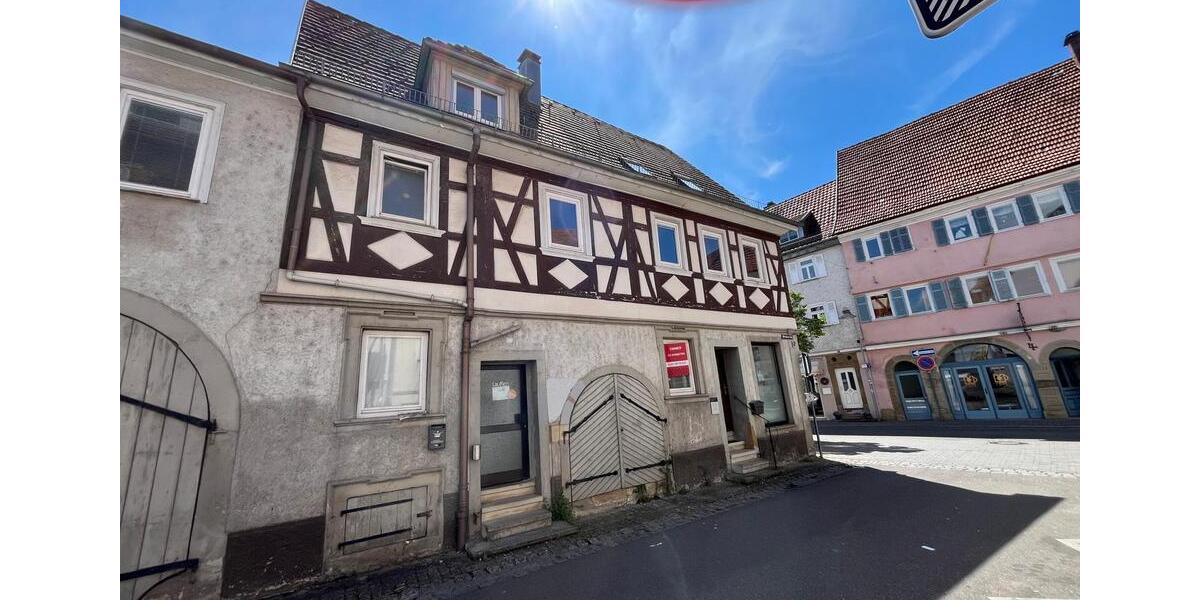 Dachgeschoßwohnung Lauffen am Neckar - 1 Zimmer, 6 m&sup2;, 400&euro; | Angebot:26532465
