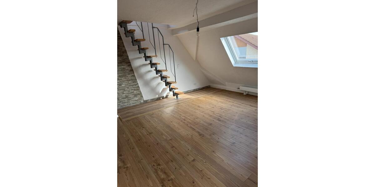 Dachgeschoßwohnung Siegelsbach - 5 Zimmer, 109 m&sup2;, 1.100&euro; | Angebot:25842795