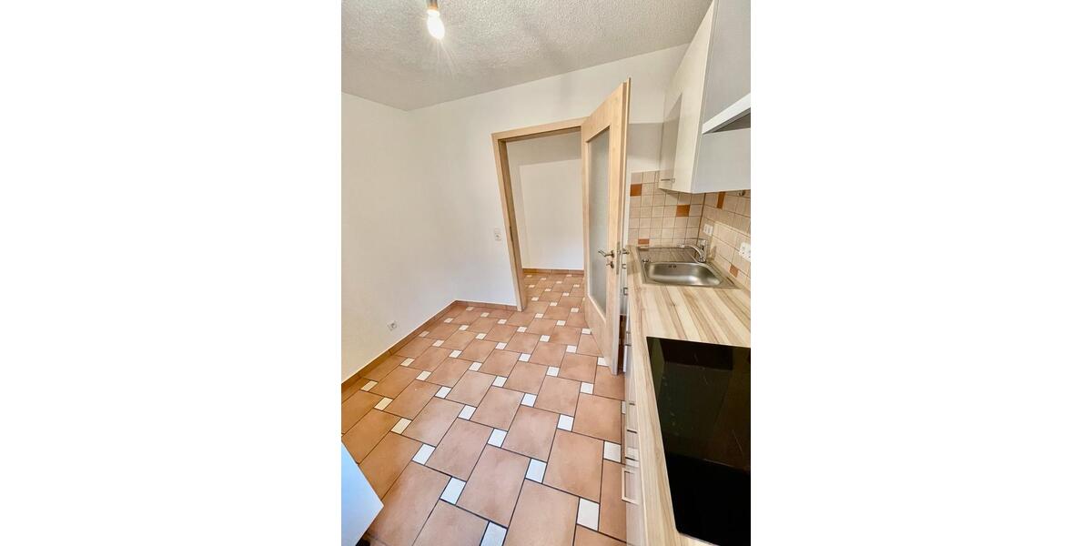 Etagenwohnung Kirchardt - 5 Zimmer, 90 m&sup2;, 900&euro; | Angebot:25378346