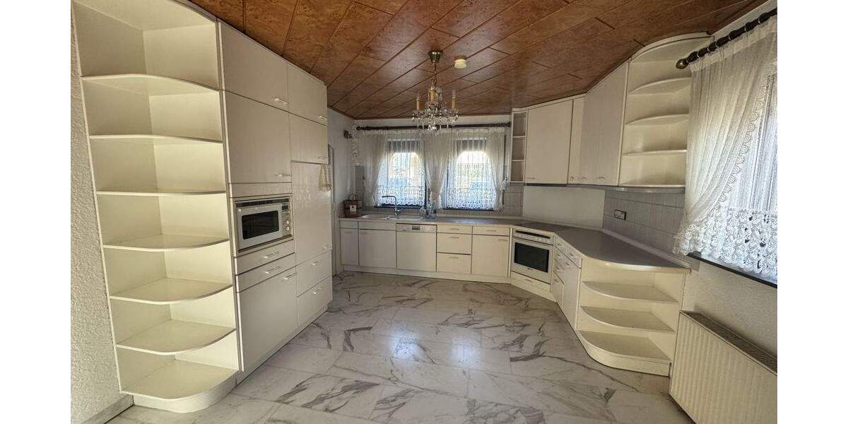 Einfamilienhaus Bretten - 7 Zimmer, 151 m&sup2;, 695.000&euro; | Angebot:25682176