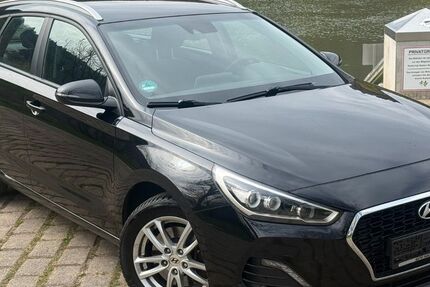 Hyundai i30 239.000 km 8.990 &euro; Mosbach 74821
