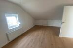 Dachgeschoßwohnung Heilbronn Horkheim - 3 Zimmer, 100 m&sup2;, 1.300&euro; | Angebot:26547367
