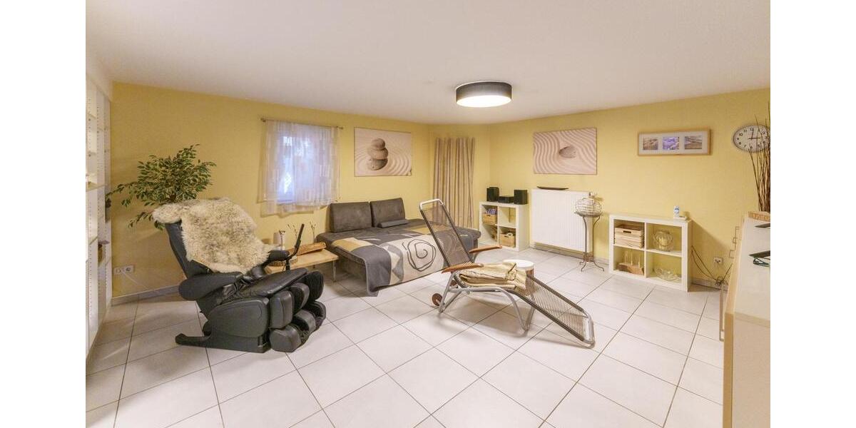 Einfamilienhaus Bad Friedrichshall - 6 Zimmer, 240 m&sup2;, 2.650&euro; | Angebot:25832076