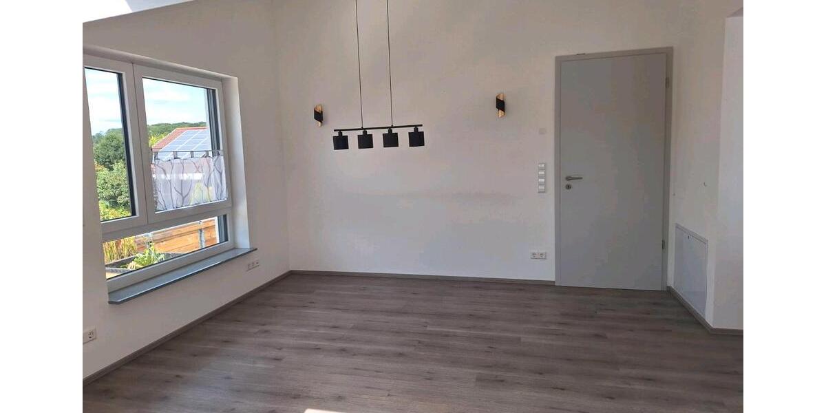 Dachgeschoßwohnung Oedheim - 4 Zimmer, 105 m&sup2;, 1.600&euro; | Angebot:24554516