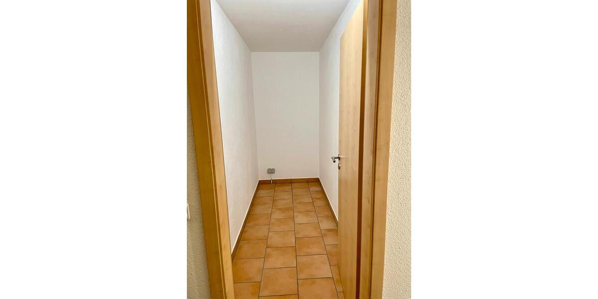 Etagenwohnung Kirchardt - 5 Zimmer, 90 m&sup2;, 900&euro; | Angebot:25378346