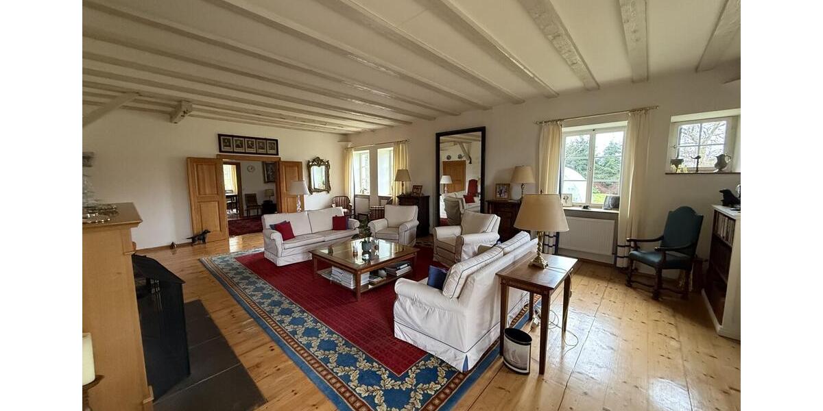 Einfamilienhaus Sinsheim - 9 Zimmer, 390 m&sup2;, 3.500&euro; | Angebot:25804568