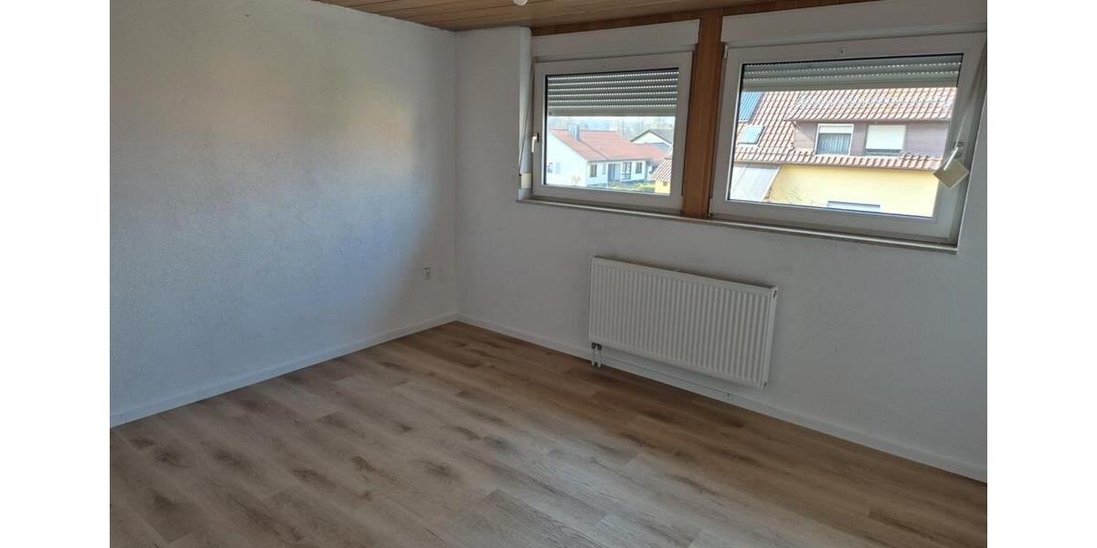 Etagenwohnung Siegelsbach - 2.5 Zimmer, 70 m&sup2;, 750&euro; | Angebot:25964352
