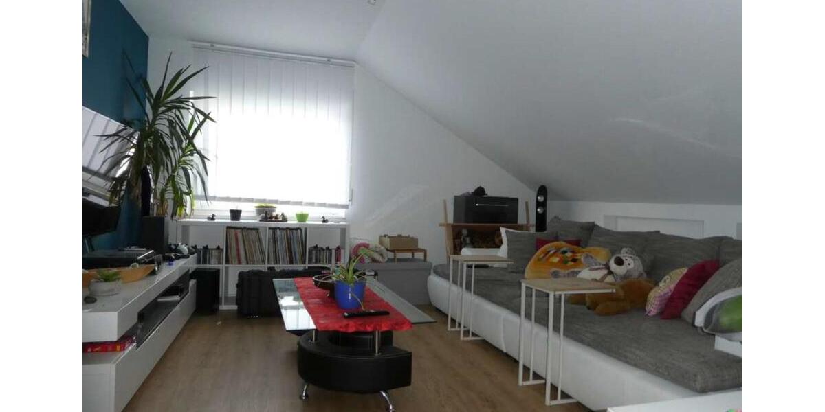 Dachgeschoßwohnung Illingen - 4 Zimmer, 86 m&sup2;, 1.090&euro; | Angebot:25576463