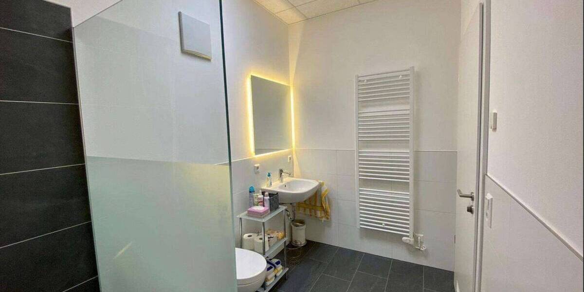 Gewerbeobjekt Bretten - 3 Zimmer, 73 m&sup2;, 330.000&euro; | Angebot:26450552