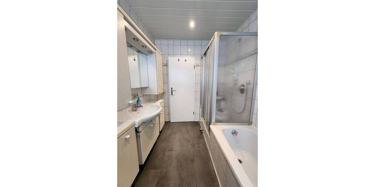 Einfamilienhaus Sinsheim Reihen - 8 Zimmer, 243 m&sup2;, 687.000&euro; | Angebot:25731533