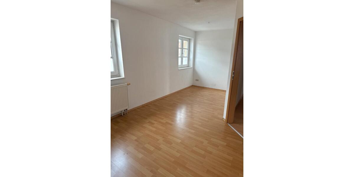 Etagenwohnung Sinsheim - 3 Zimmer, 84 m&sup2;, 1.050&euro; | Angebot:24826910