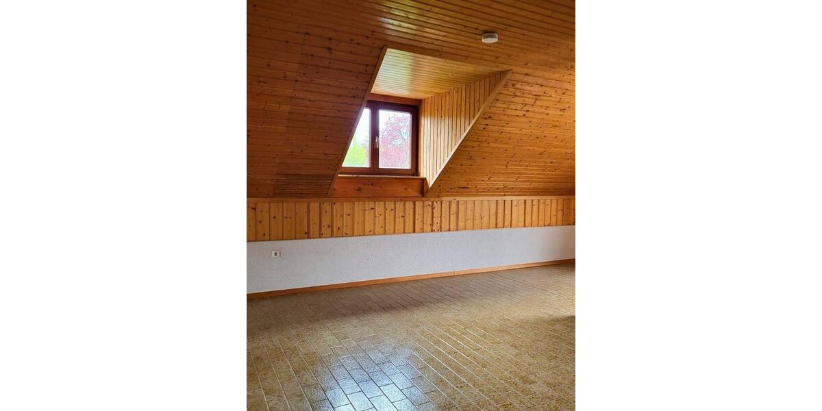 Etagenwohnung Sinsheim - 6 Zimmer, 190 m&sup2;, 1.300&euro; | Angebot:26566841