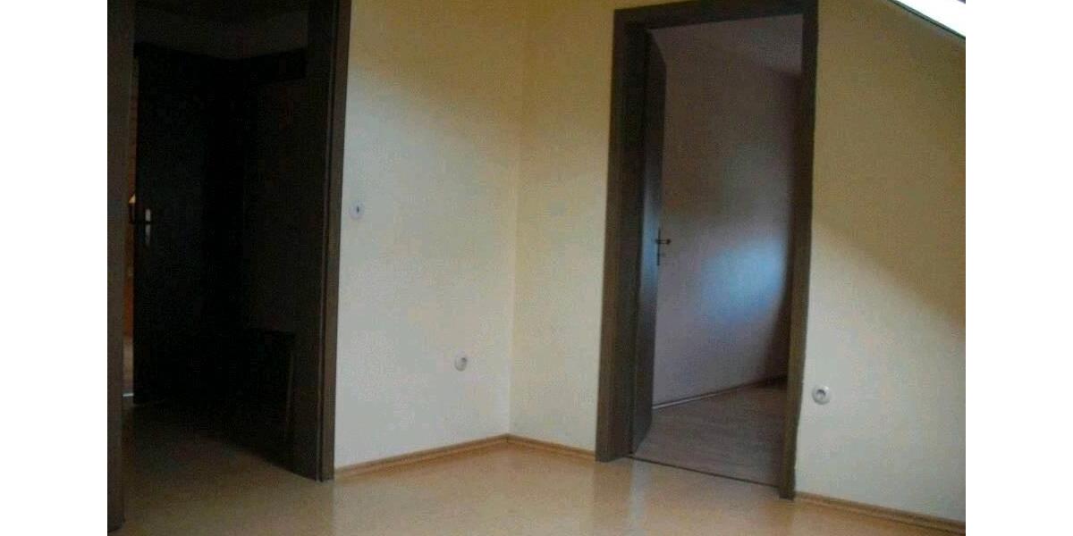 Dachgeschoßwohnung Eberdingen - 3.5 Zimmer, 64 m&sup2;, 640&euro; | Angebot:25993654