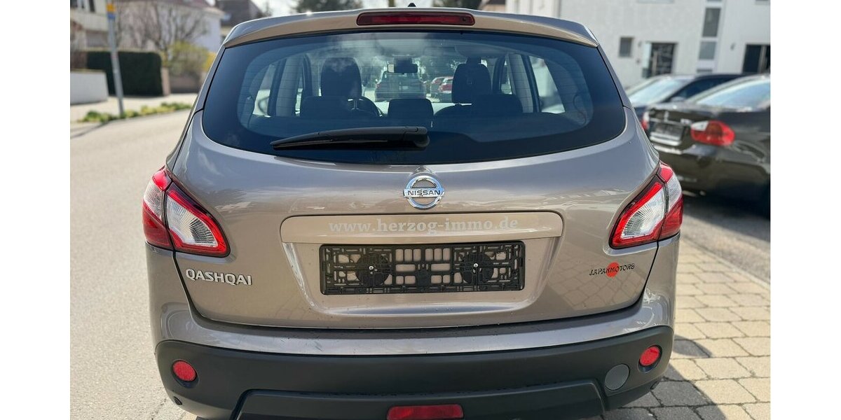 Nissan Qashqai Acenta 4X4 1. Hand AHK 100.000 km 7.990 &euro; Neckarsulm 74172