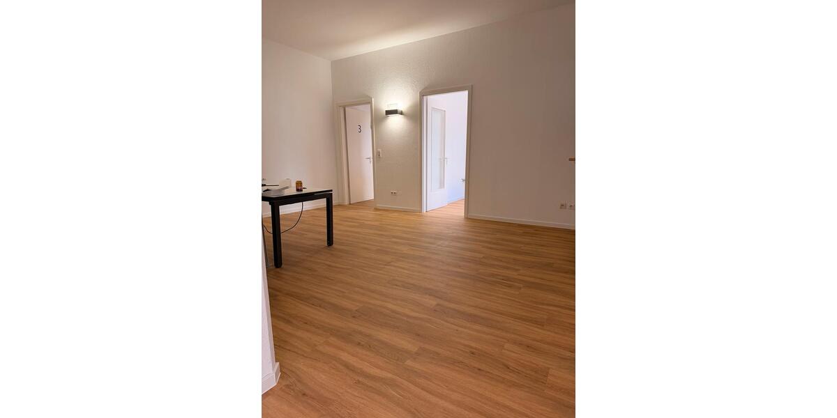 Erdgeschoßwohnung Sulzfeld - 3 Zimmer, 93 m&sup2;, 900&euro; | Angebot:24548075