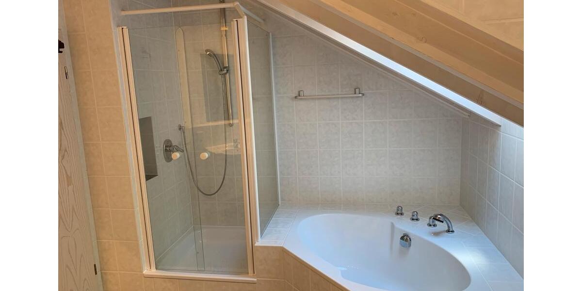 Dachgeschoßwohnung Angelbachtal - 3 Zimmer, 120 m&sup2;, 1.100&euro; | Angebot:25823523