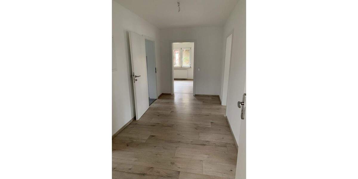 Etagenwohnung Bruchsal - 3 Zimmer, 100 m&sup2;, 1.220&euro; | Angebot:25805634