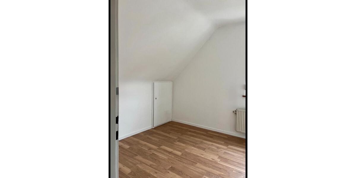 Dachgeschoßwohnung Heilbronn Frankenbach - 3 Zimmer, 20 m&sup2;, 1.000&euro; | Angebot:25102767