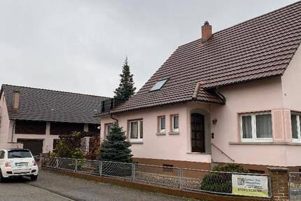 ### Zweifamilienhaus mit Nebengebäuden und Scheune ### - Haus Karlsdorf-Neuthard Karlsdorf | Angebot:25977851
