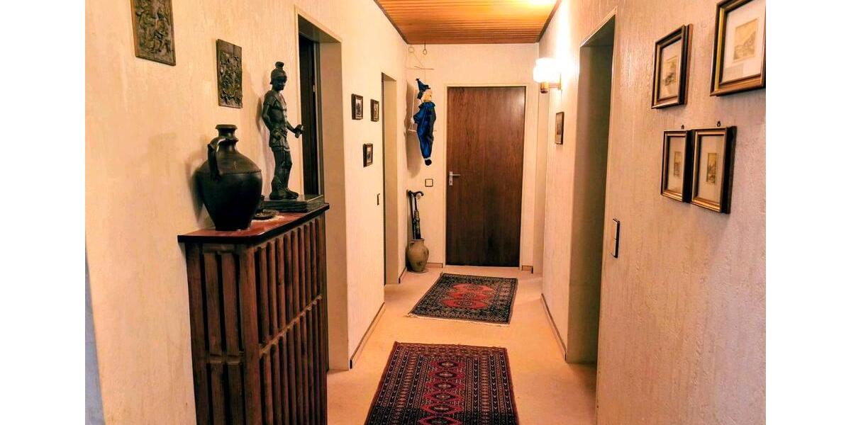 Einfamilienhaus Oedheim - 8 Zimmer, 191 m&sup2;, 450.000&euro; | Angebot:25936209